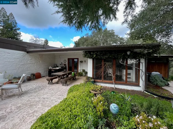 1128 Orchard Rd, Lafayette, CA 94549