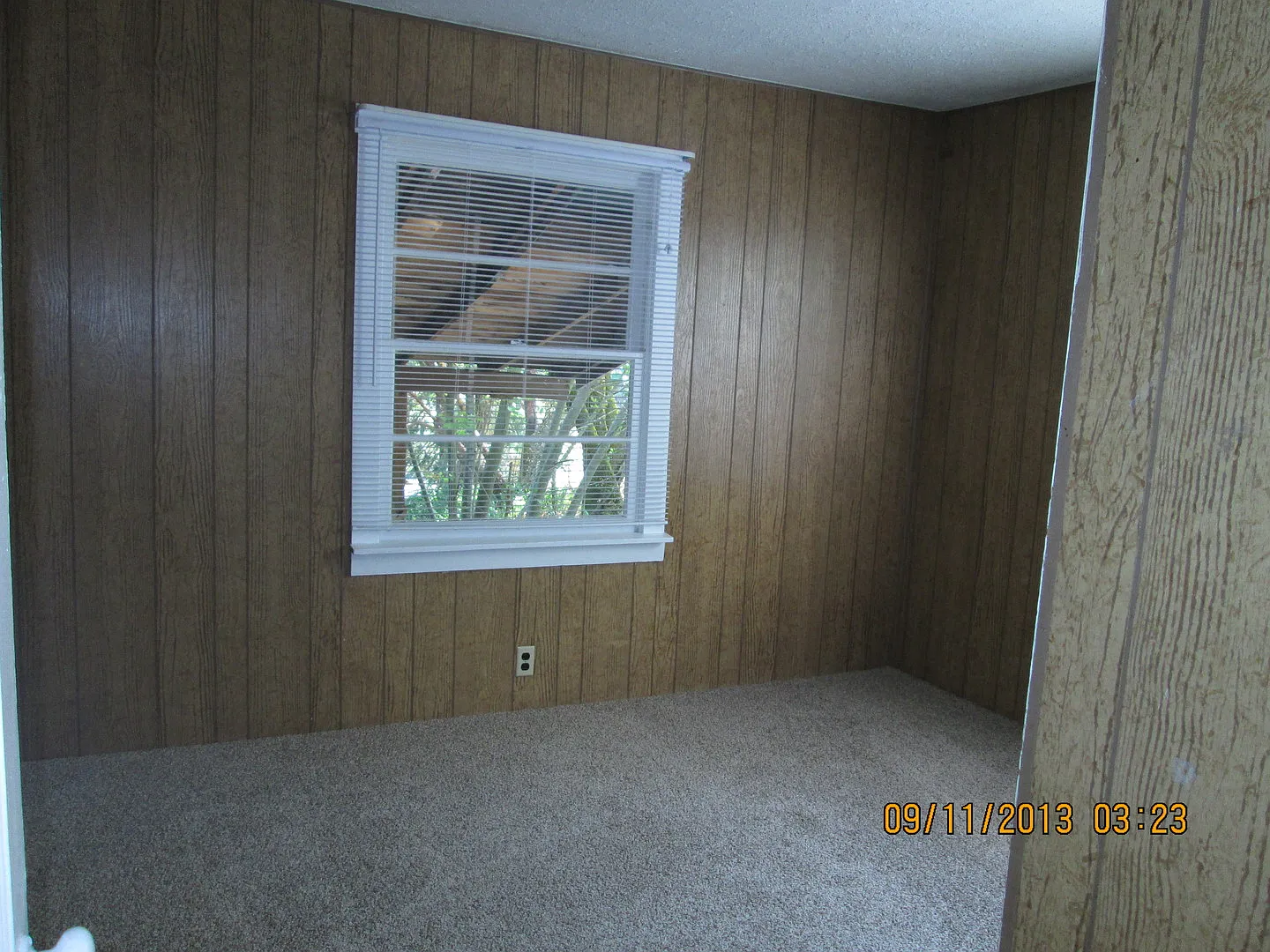 Cute 2 Bedroom — Photo 3