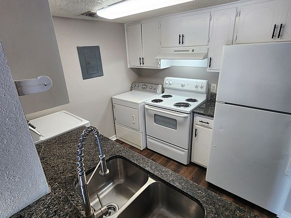 4th image of 19470 McDonald St #104