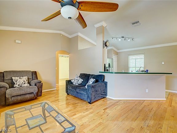 5th image of 2312 McArthur Ave