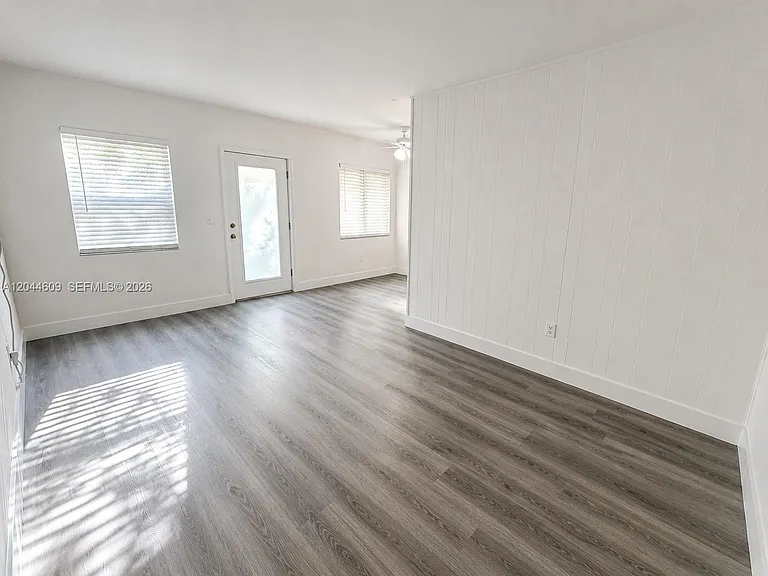 34 Madeira Ave #3 — Photo 2