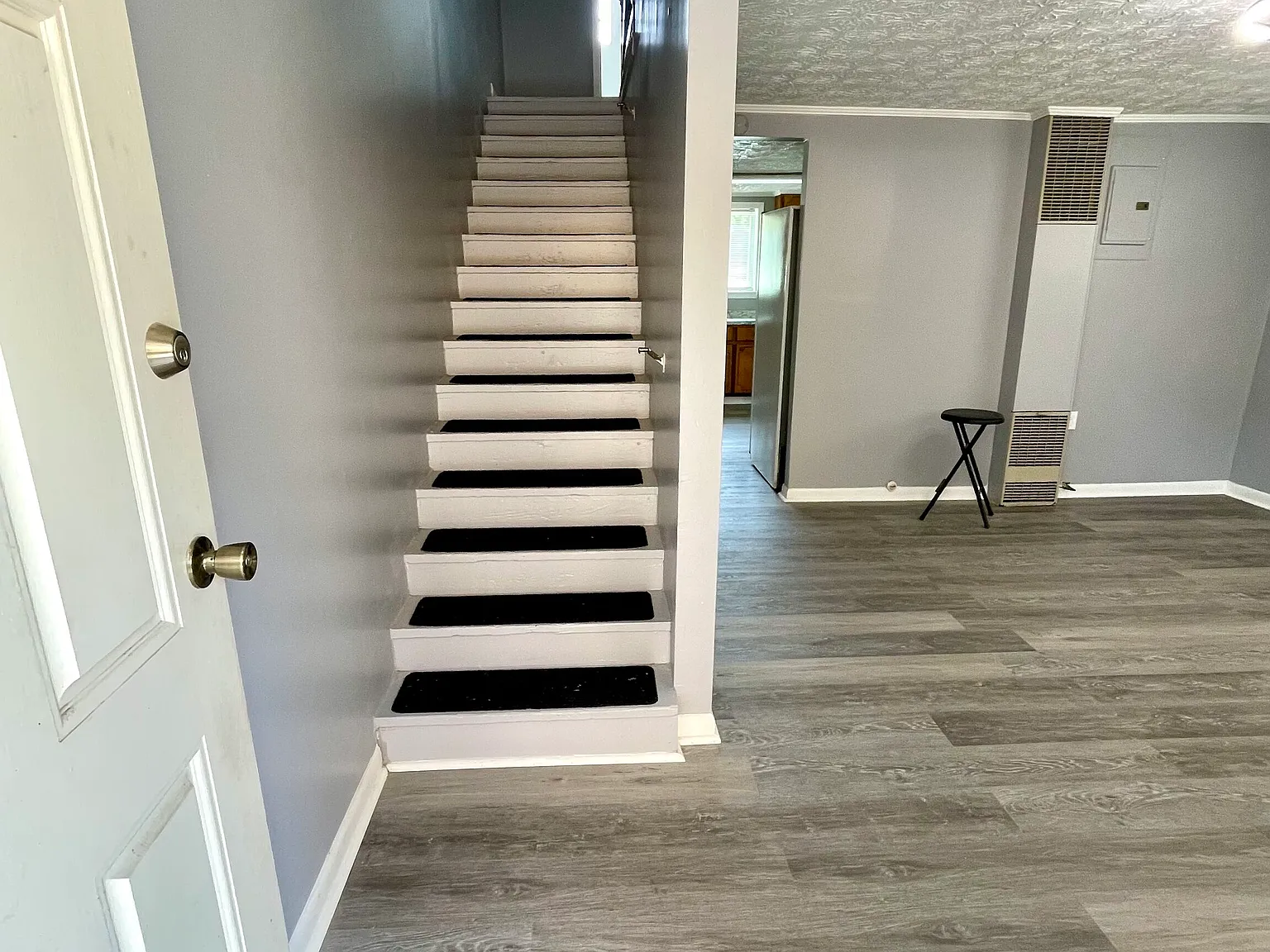 2 bed, 1.0 bath, $850 — Photo 4