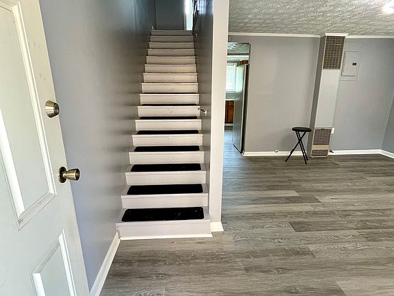 4th image of 306 E Moore St #1