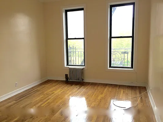 Rented by Weissman Realty | media 10