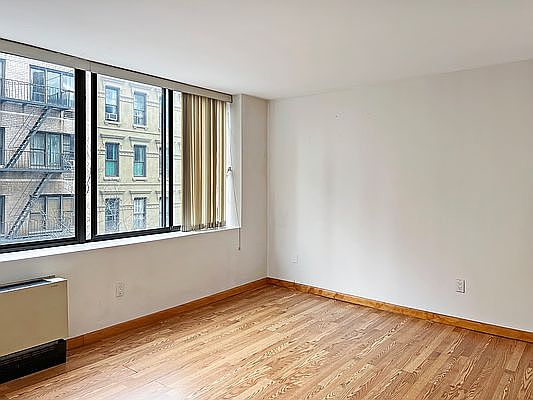 5th image of 300 E 90th St APT 4B