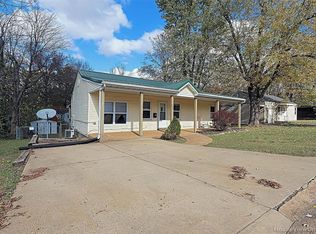 505 Wesley Dr, Farmington, MO 63640