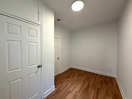 Bedroom, photo 9