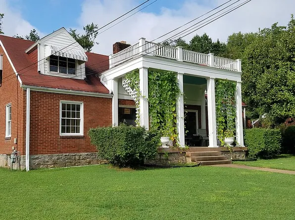 1310 Riverwood Dr, Nashville, TN 37216