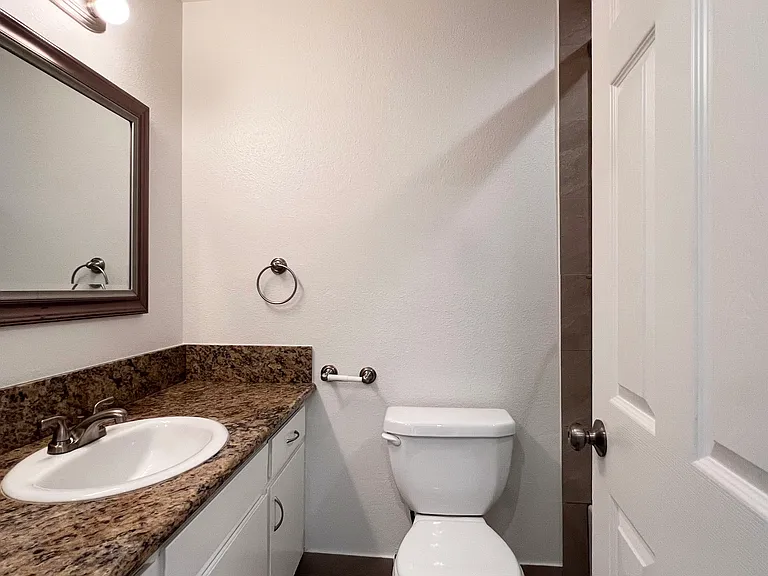 1350 N Cambridge St #14 — Photo 16