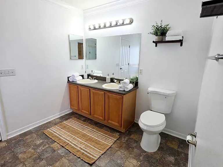 2472 Brownwood Dr — Photo 9