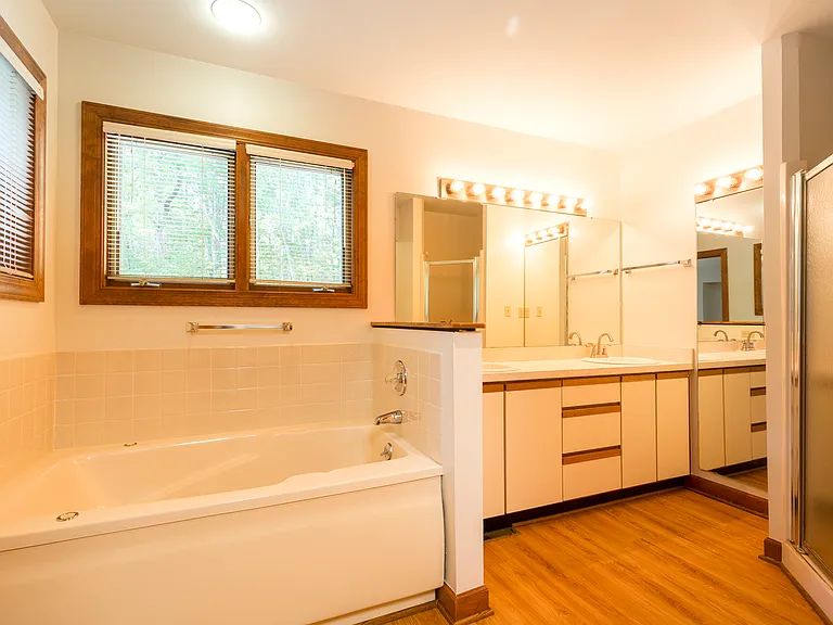 4758 Deer Park Ln — Photo 13