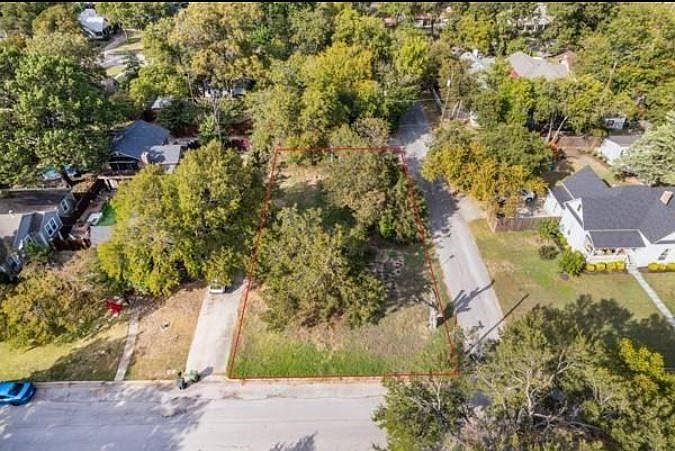 1st image of 1001 W Avenue F
