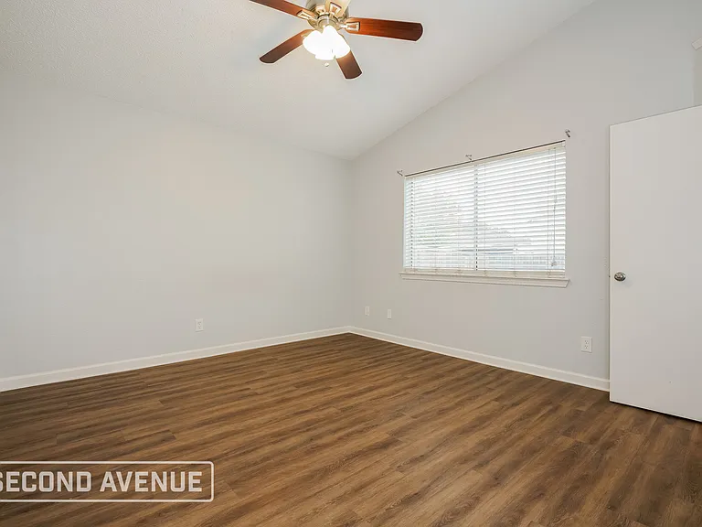 4005 Bond St — Photo 8