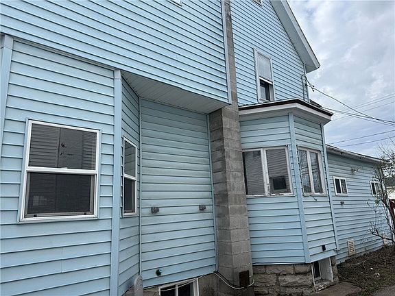 5th image of 15 Maple St