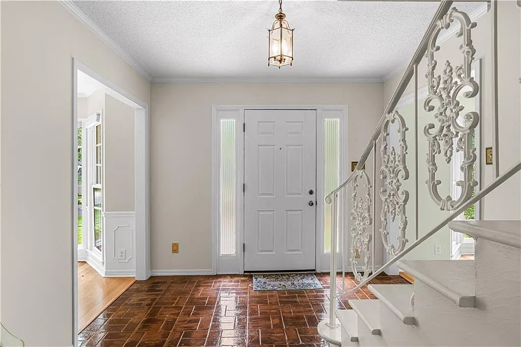 4 bed, 3.0 bath, 2864 sqft, $2,350 — Photo 4