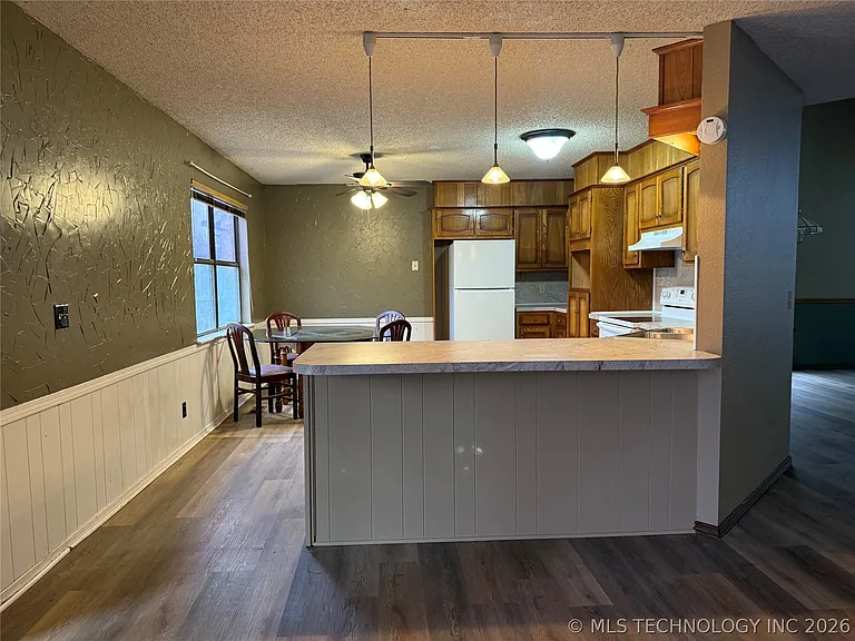 2614 S Gardenia Ave — Photo 9
