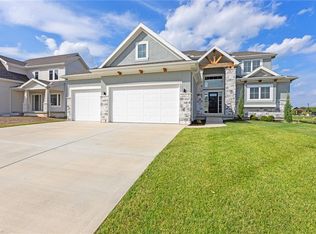 2022 SW Farm Field Ln, Lees Summit, MO 64082