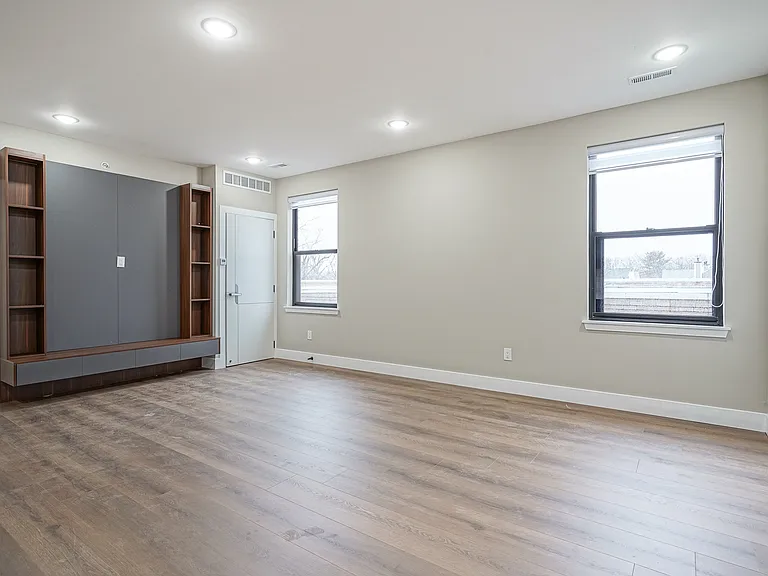 4432 Wingate St #302 — Photo 4