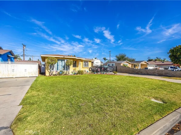 8809 Dalen St, Downey, CA 90242