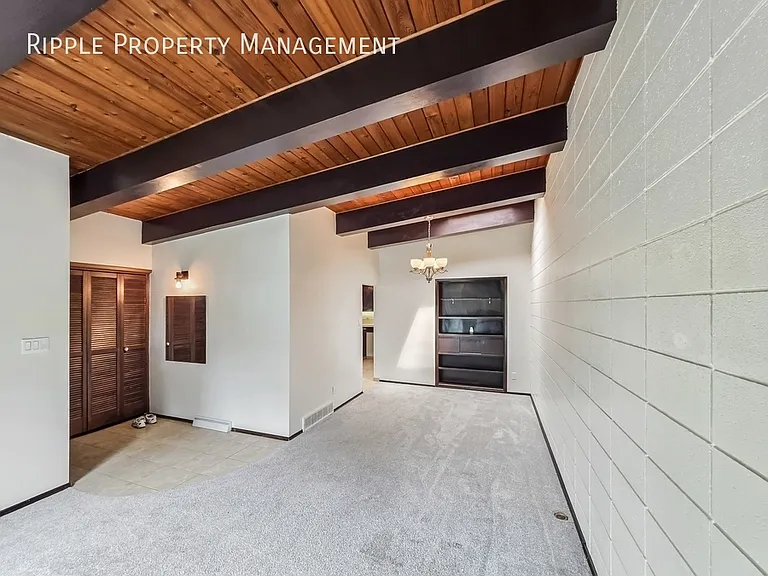 614 56th Ave SW #UPPER — Photo 5