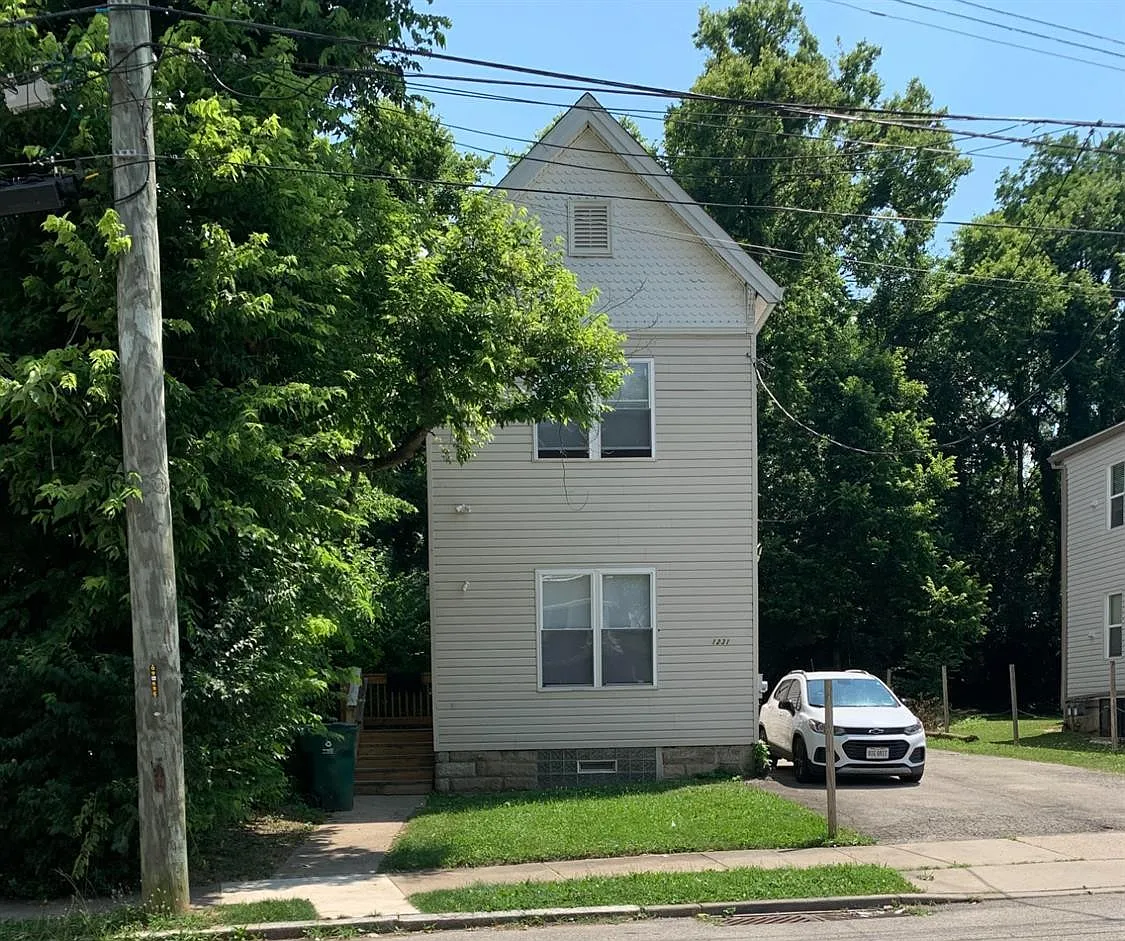 2 bed, 915 sqft, $1,000 — Photo 1