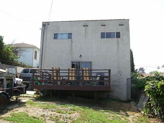 4th image of 1030 Dexter St