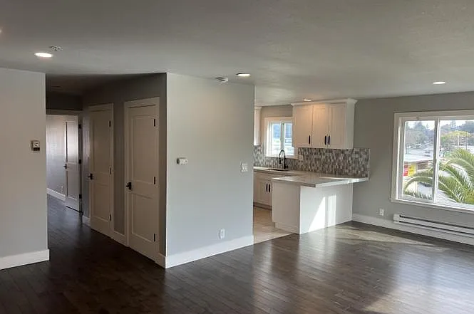 211 Semicircular Rd #6 — Photo 1