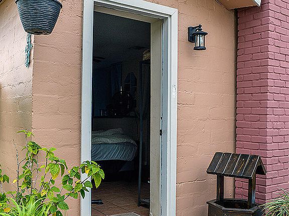 2nd image of 4654 Ridgewood Ave