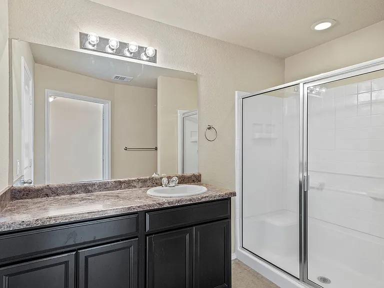 1533 Redbridge Dr — Photo 13