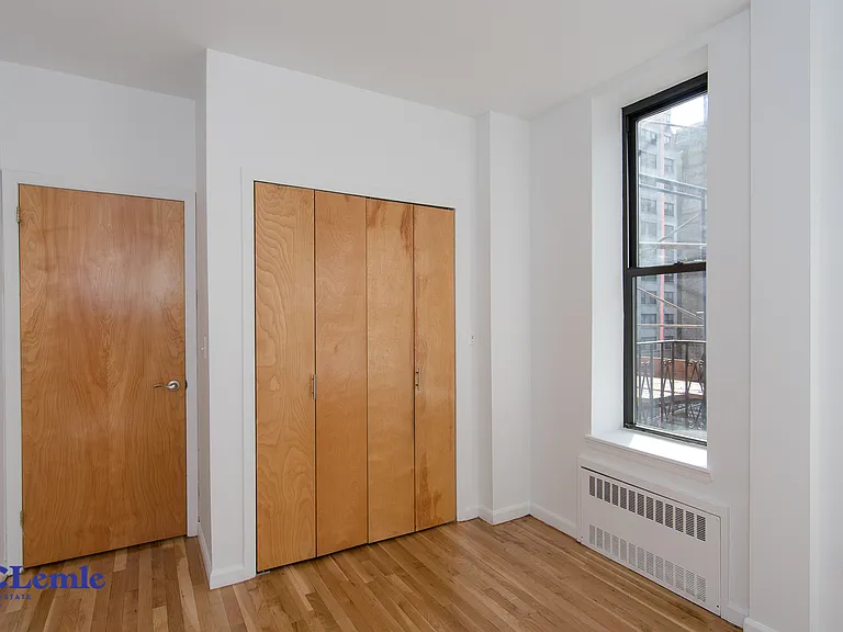 1361 Lexington Ave #2FW — Photo 9