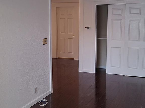 4th image of 807 Clinton St