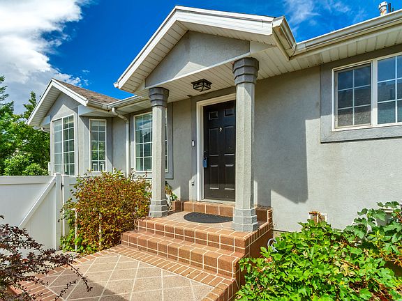 3rd image of 994 S Slate Canyon Dr