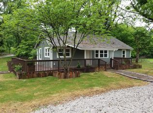 8436 E Brown Rd, Lowell, AR 72745