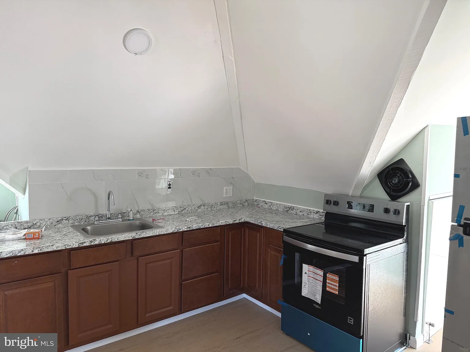 2 bed, 2000 sqft, $1,795 — Photo 2
