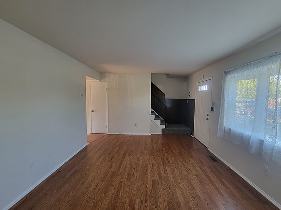 2nd image of 70 Rittenhouse Dr