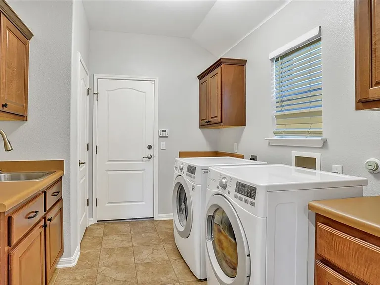 180 Harris Dr — Photo 20