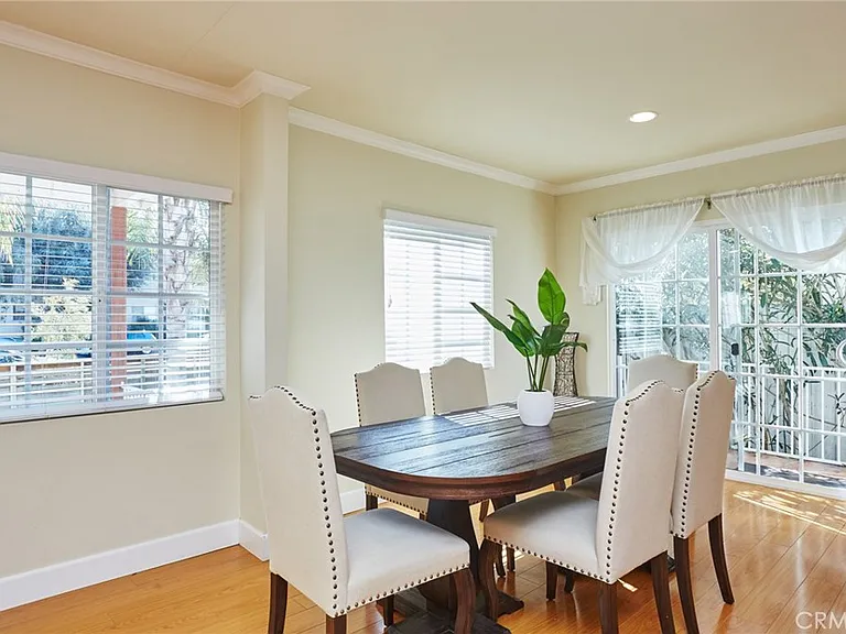 17827 Burbank Blvd — Photo 8