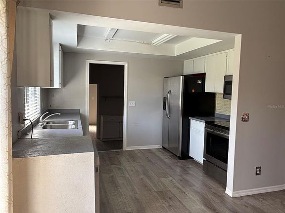 4th image of 17455 MASTEN AVENUE