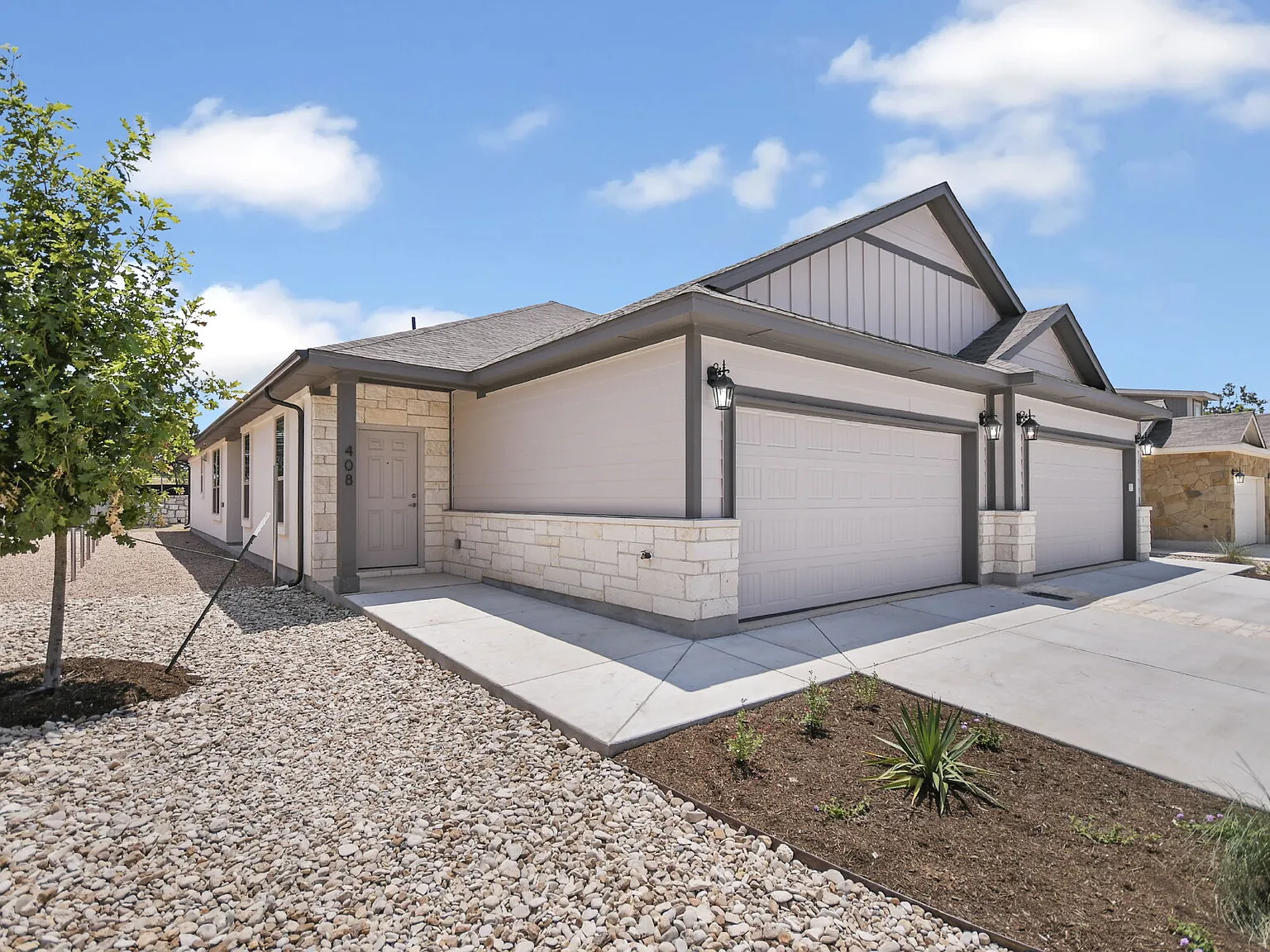 3 bed, 2.0 bath, 1475 sqft, $2,250 — Photo 2