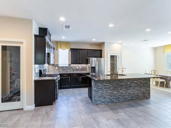 2589 Champagne Topaz Ln, Paradise Town, NV 89120