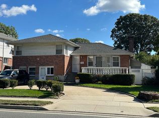 555 Woodfield Rd, West Hempstead, NY 11552