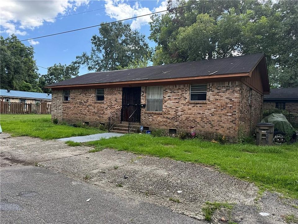 1st image of 207 Hickman St