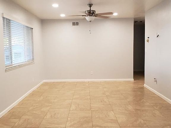 2nd image of 2404 Sharondell Dr