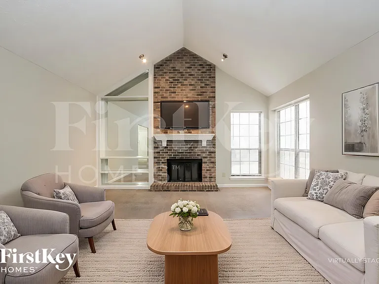 4496 Braemar Dr — Photo 3