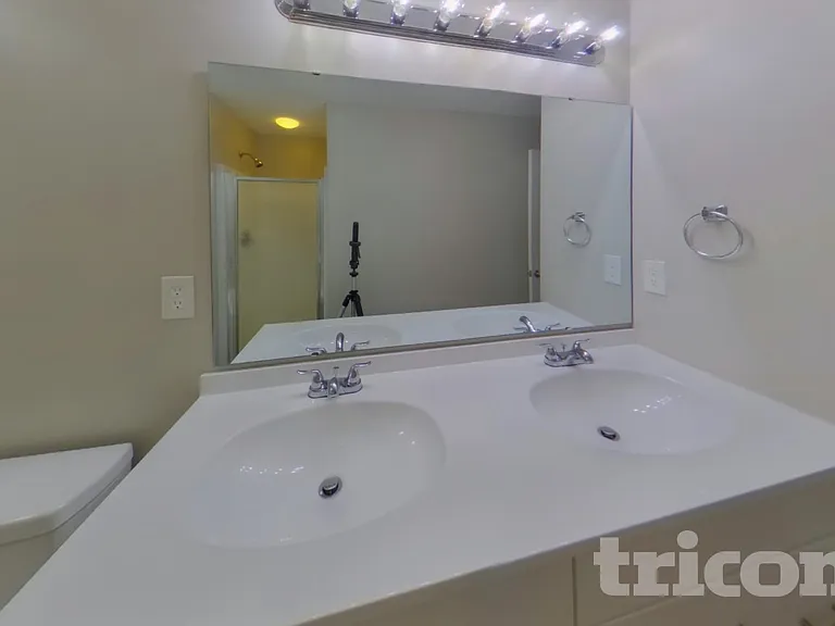 121 Eagle Pointe Dr — Photo 11