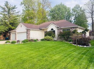 1401 Sanders Dr, Auburn, IN 46706