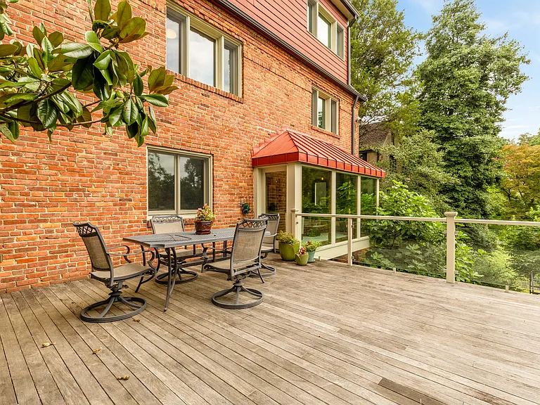 3111 Chain Bridge Rd NW — Photo 56