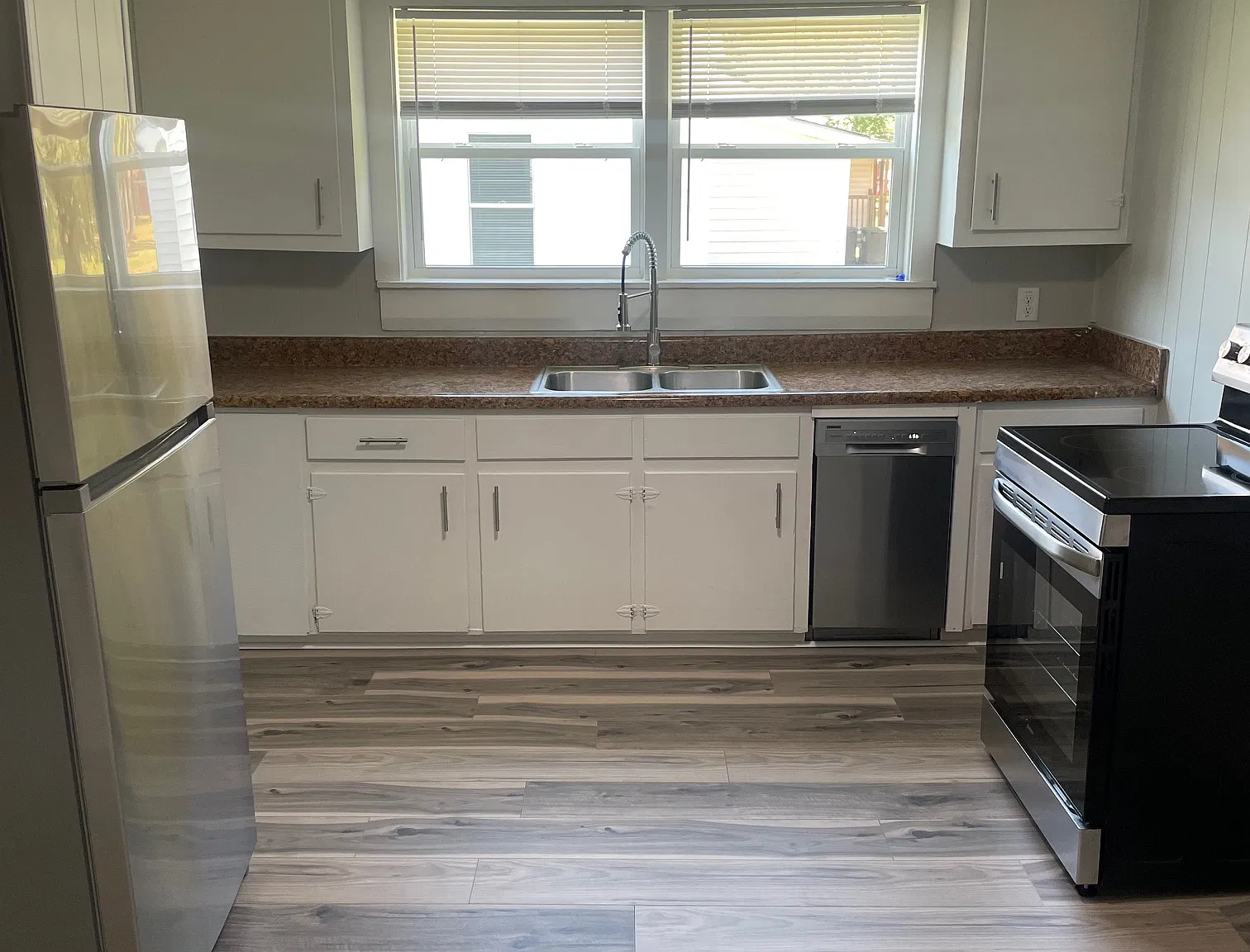 2 bed, 900 sqft, $1,000 — Photo 2