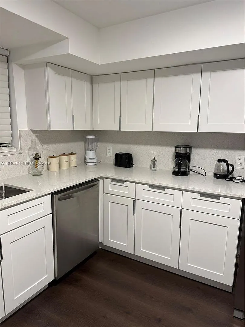 2036 NE 21st Avenue 2, Fort Lauderdale, FL 33305 — Photo 4