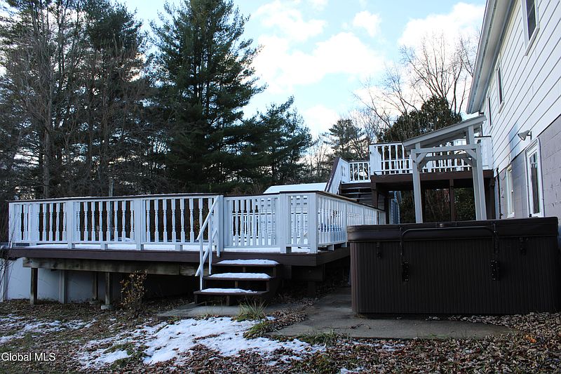 3rd image of 362 Ferris Road